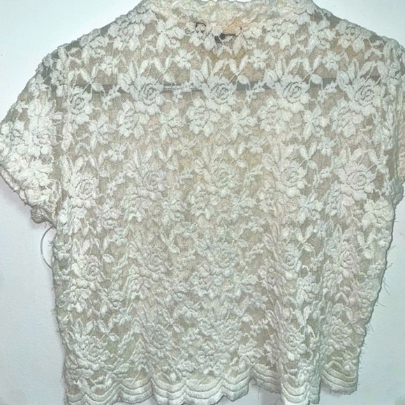 𝅺ambiance Lace Crop Top - Picture 7 of 11